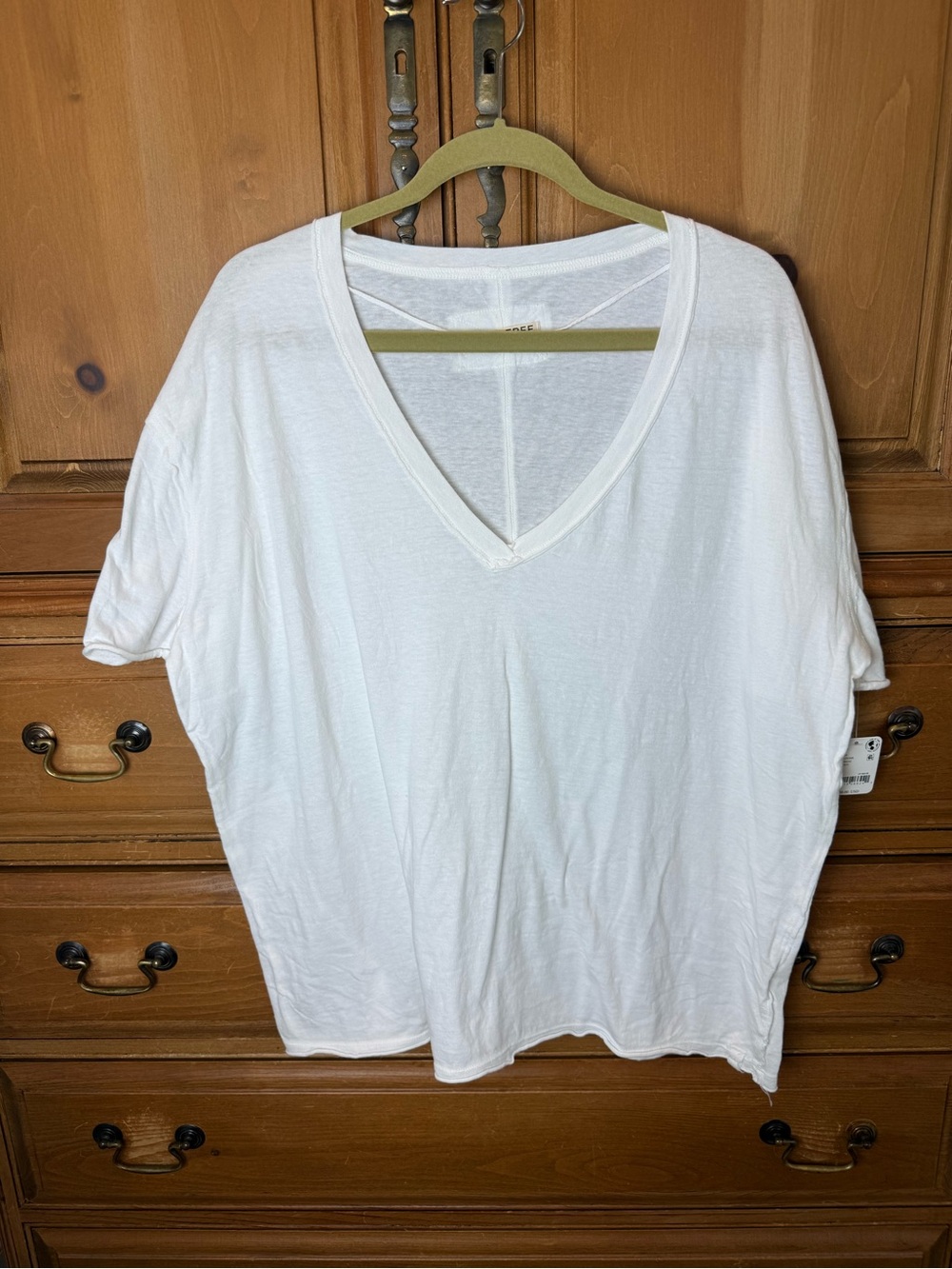 NWT We the Free Classic Oversized V-Neck Women’s Tee in White